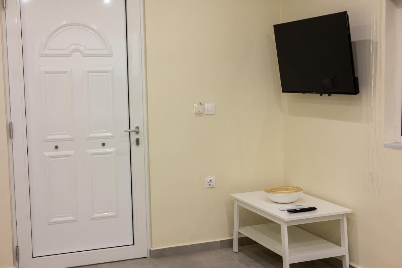 Agia Marina Adriana Apartment מראה חיצוני תמונה