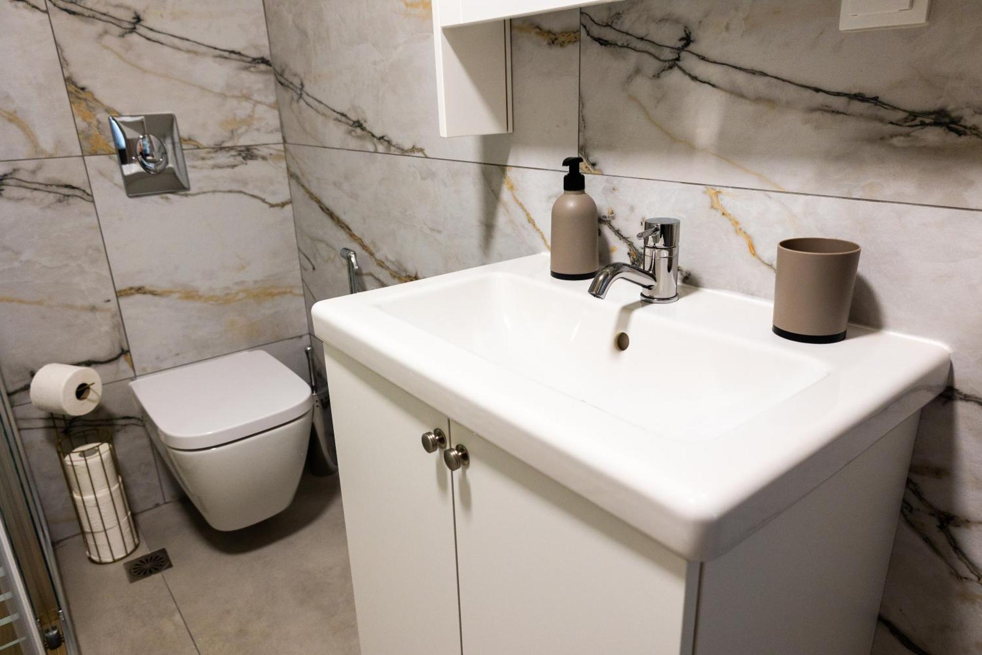 Agia Marina Adriana Apartment מראה חיצוני תמונה