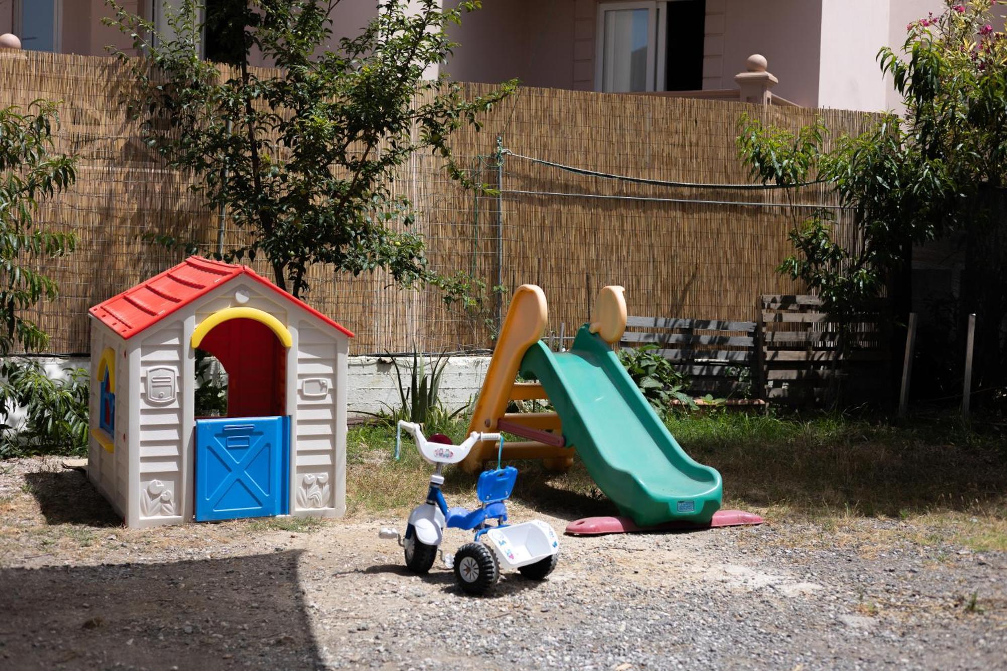 Agia Marina Adriana Apartment מראה חיצוני תמונה